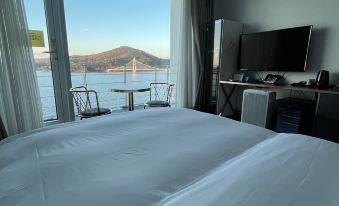 3. 충남 논산 레이..