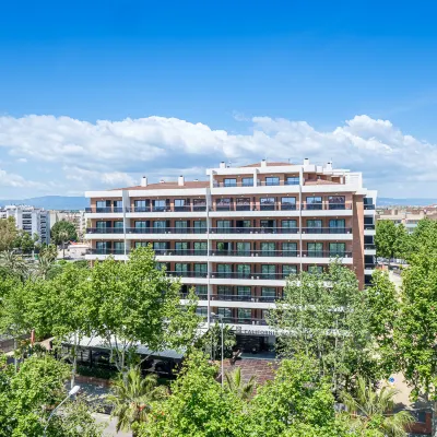 Hotel California Garden Hoteles cerca de Ferrari Land