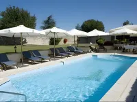 Castel de Tres Girard - piscina