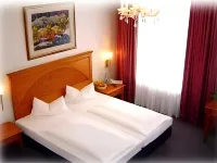 Hotel Commodore Hotel dekat St.Pauli