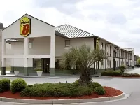 Super 8 by Wyndham Valdosta GA I-75 Hotels in Valdosta