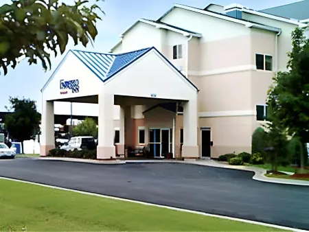 Comfort Inn & Suites Liverpool - Syracuse