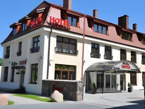 Hotel I Restauracja "Pod Orłem" Hotels in Stezyca