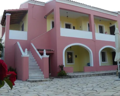 Antigoni's Apartments Hotele w: Acharavi