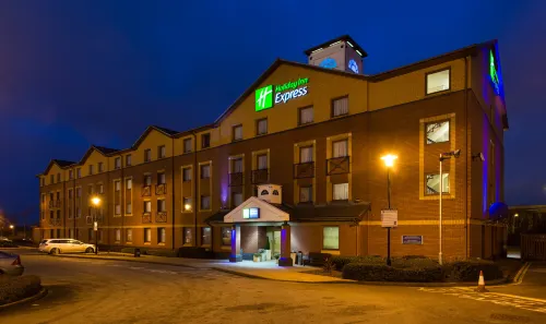 Holiday Inn Express Stoke on Trent فنادق في Stone Rural