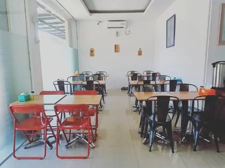 The Galton Hotel Отели в г. Wolio