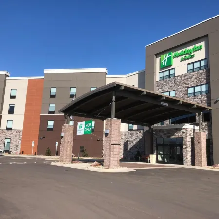 Holiday Inn & Suites SIOUX FALLS - AIRPORT by IHG