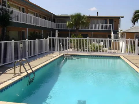 海上棕櫚樹汽車旅館