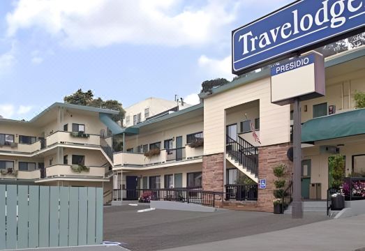 4. 트래블로지 바이..