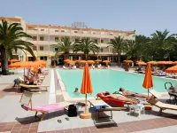 Hotel Oasis - Pools
