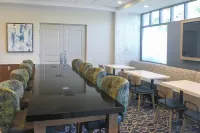 Holiday Inn Express & Suites Boston - Cambridge Hotel di Somerville