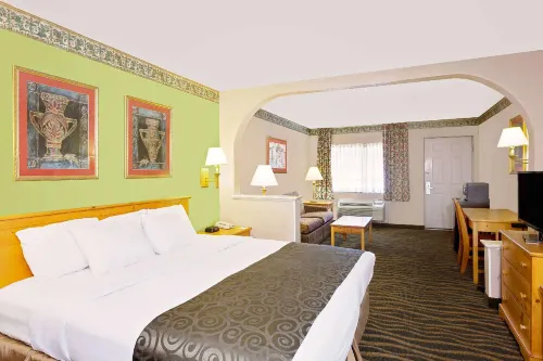 Days Inn & Suites by Wyndham Starkville فنادق في Oktibbeha County