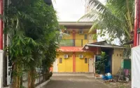 Kelapa Gading Guesthouse Hôtels à : Lolong Belanti