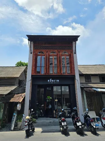 Kluenngam Cafe & Stay Отели рядом с достопримечательностью «Wat Bo Thong»