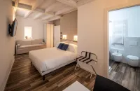 Le Torri Lovere Hotels near Chiesa di S. Chiara