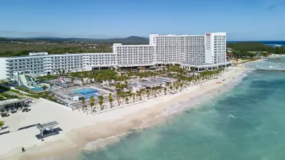 Hotel Riu Palace Aquarelle Hotel dekat Rose Hall Beach Club