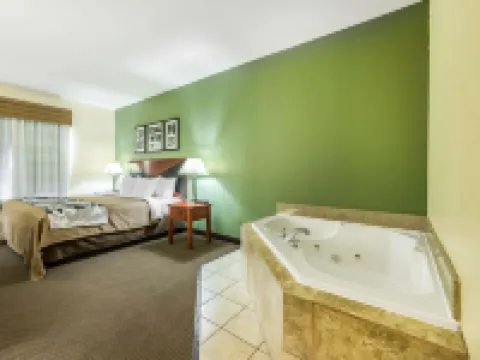 スリープ イン & スイーツ ユニバーシティ / シャンズ ゲーンズビルのホテル