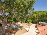 Villa Adie