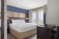 Residence Inn New York the Bronx at Metro Center Atrium Отели в г. Бронкс