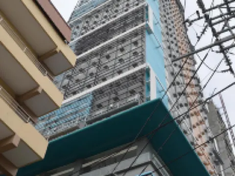UHome Lacson Hotels near Espana