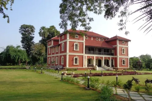 Champaner Heritage Resort Các khách sạn ở Panchmahal