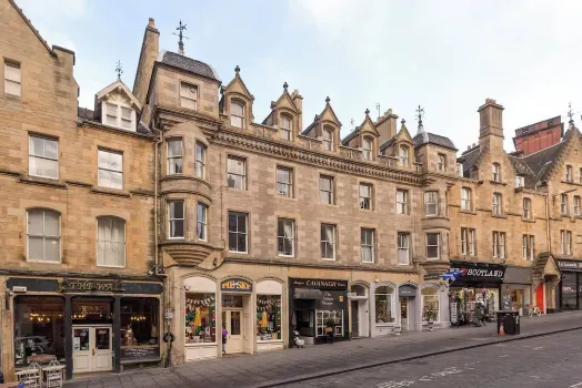 Joivy Iconic Cockburn Street 4 Bedroom Apartment: Heart of Old Town Hotels in der Nähe von Royal Edinburgh Military Tattoo