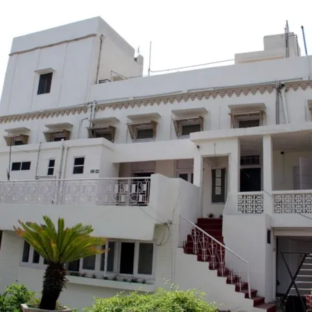 Goroomgo Tourist Guest House Amritsar Отели рядом с достопримечательностью «Ворота Ганди»