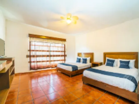 Capital O Hotel Casa Blanca セラヤのホテル