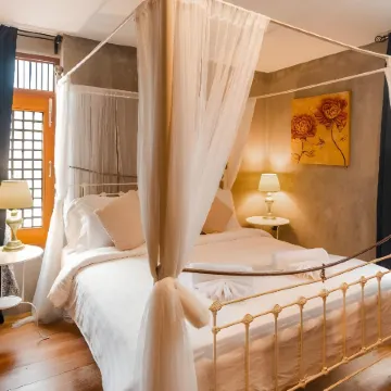 House of Passion Amphawa