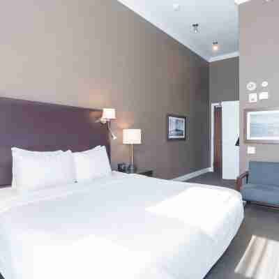 Sandman Signature Kamloops Hotel Rooms