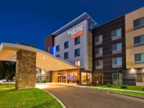 Fairfield Inn & Suites Plattsburgh 克林頓縣酒店