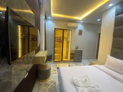 Royal Golden Pyramids View Hotels in 