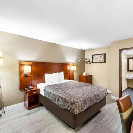 Econo Lodge Texarkana I-30