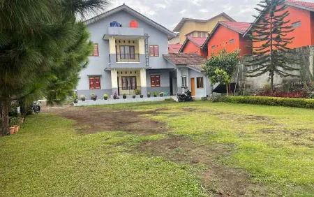 Villa Rasberry Garden Отели рядом с достопримечательностью «Тангкубан»