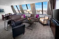 DoubleTree by Hilton Manchester Downtown Hotels near Currier Museum of Art