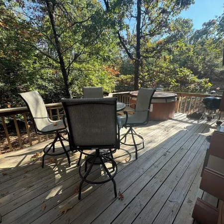 Morning Star ROMANTIC Log Cabin in the woods. Hot Tub & Wood Burning Fire Place.