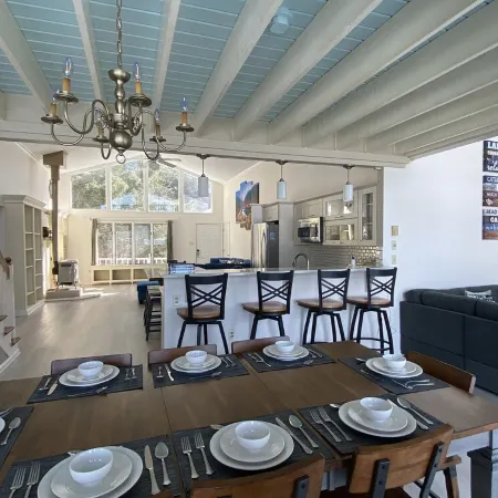 Chalet on the Lake, Boats, Games, Swimming, Fishing, Sunset Views, Private Lake