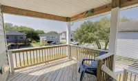 Bright 3 Bedroom-2 Bath-Close to Beach and Shops-Bikes Included