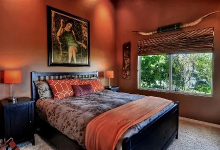 Located above the Village . Ocean Views from every level, amazing bird sanctuary Отели рядом с достопримечательностью «Laguna Beach Free Walking Tour»