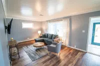 Port Clinton Lake House! 10 minute walk to Jet Express and town center