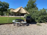 Lazy B Bungalow of Zion W