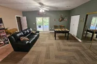 Route 66 Turnback Creek Hunting Lodge. Secluded acreage, handicap accessible. Hotels in Turnback Township