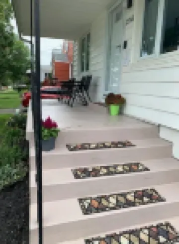 The Maria Two Bedroom LOWER, close to Falls & Casino!