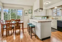 Cheerful family home 1/2 mile from downtown