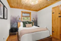 Mountain Escape/Hot Tub/Sauna/Firepit/Beach Access