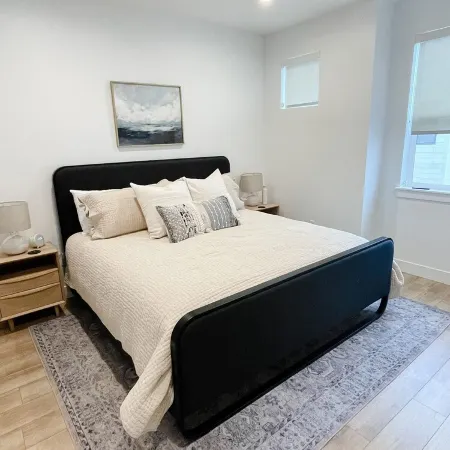 Luxury Downtown Spacious 3 bedroom New Modern Townhome