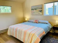 Large Palo Alto Home, Pool, 5 beds/3 baths, in the Heart of Palo Alto