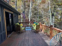 Experience “Splendor in The Mountains” 3 levels,5 bedrooms ,3.5 bath Sleeps 17!