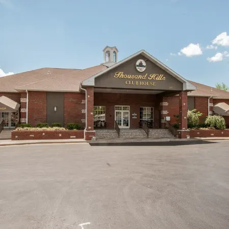 BEAUTIFUL CONDO-NO-STEPS- GORGEOUS VIEWS -HEART OF BRANSON-AFFORDABLE & SPACIOUS