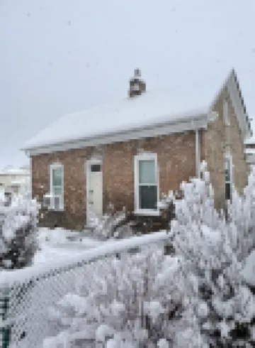 Adorable Fully Restored 1895 Pioneer House